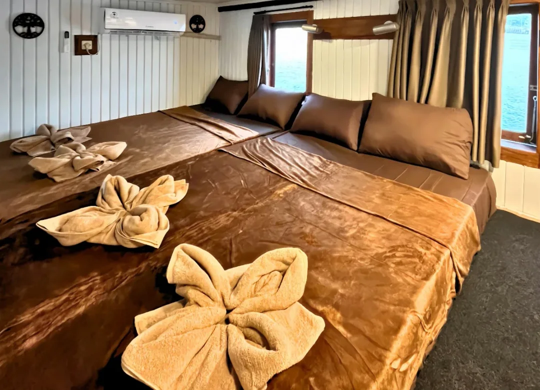 Shared-Cabin-Sea-View-geotag-1-converted