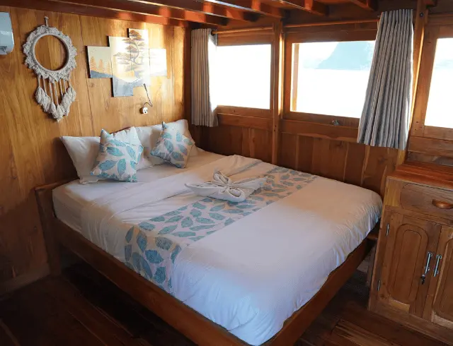 deluxe-2-cabin-singkolo